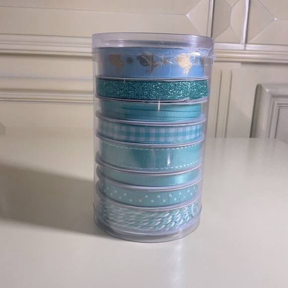 Ribbon bundle color is Aqua and Blue - Picture 2 of 9
